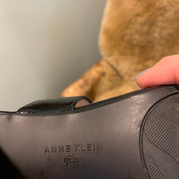 Anne Klein iflex patent mules with gold accents. Manmade materials. US 7. EUC. - Picture 7 of 8